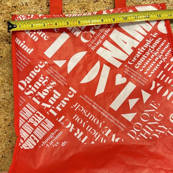 LULULEMON REUSABLE RED & WHITE LOVE TOTE BAG WITH RED HANDLES AND SNAP CLOSURE - Picture 5 of 7